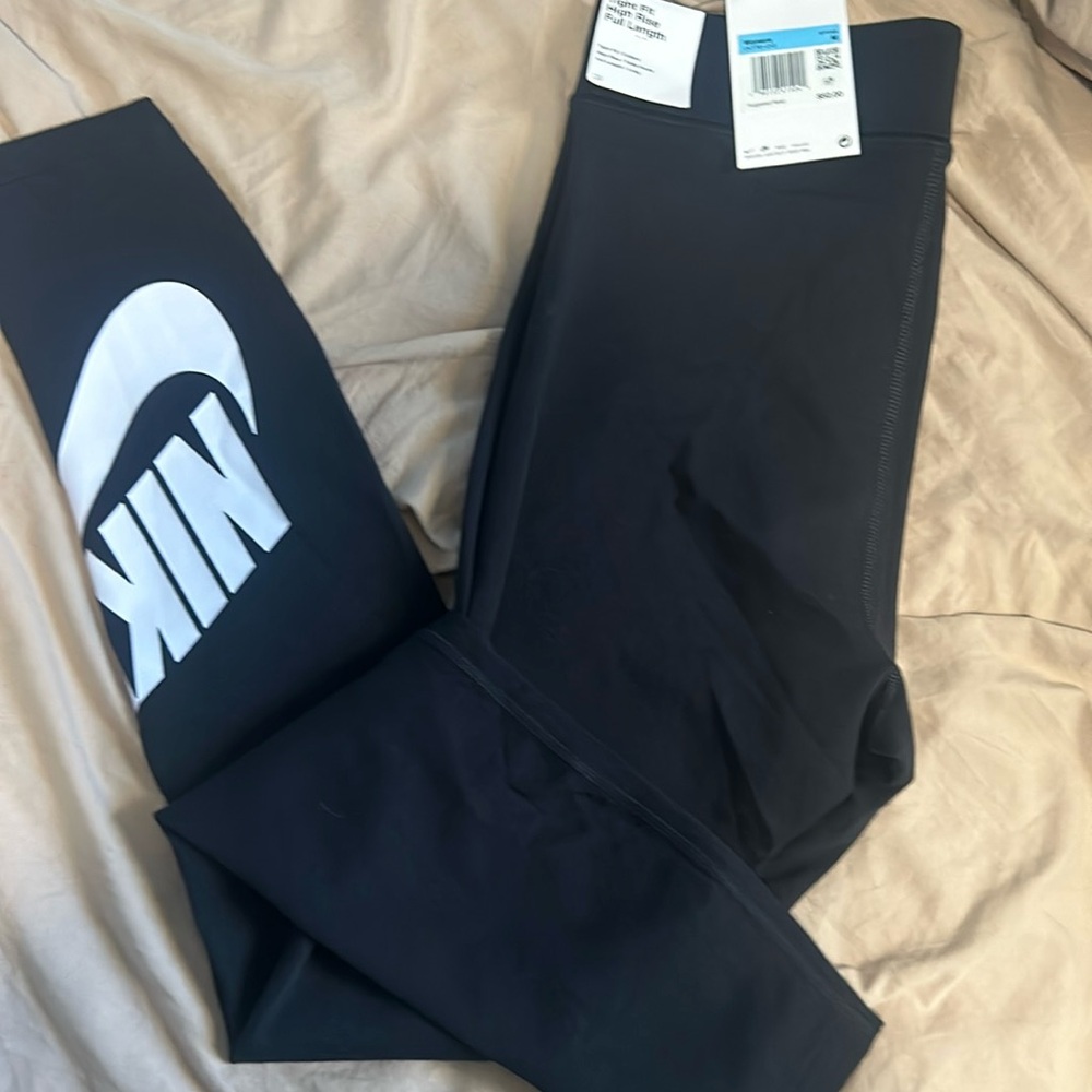Women’s Nike leggings, medium